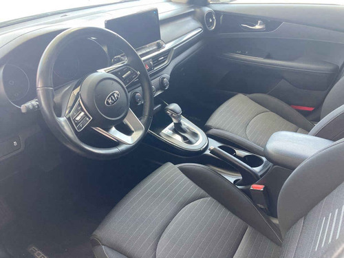 Imagen 6 de 15 de Kia Forte Sedan 2021 4p Ex L4/2.0 Aut