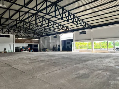 Bodega Comercial En Renta Sobre Via Restrepo