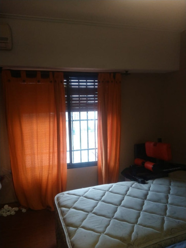 Imagen 12 de 19 de Triplex 4 Ambientes Con Cochera Y Patio.