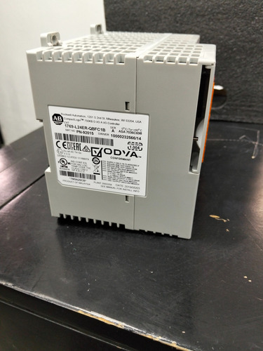 Allen Bradley 1769-l24er-qbfc1b Controlador Compact Logix