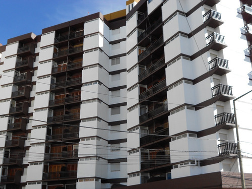 Imagen 2 de 18 de Dos Ambientes A Metros Del Mar Y De La Peatonal, Con Toda La Vista, Edificio Ancla.