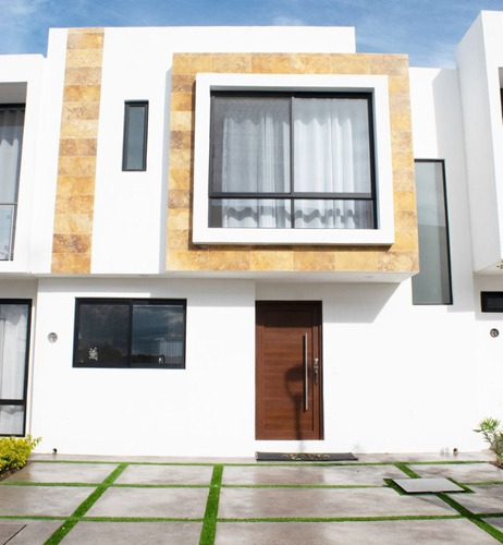 Se Vende  Hermosa Casa En Juriquilla, San Isidro, Alberca, 3