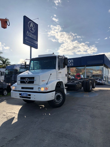 Imagem 2 de 11 de Mercedes Bens 1620