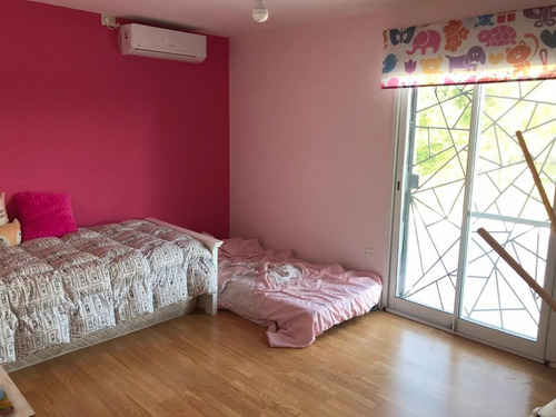 Imagen 10 de 15 de Magnifica Casa En Venta De 3 Dorm. C/ Doble Cochera En Santa María