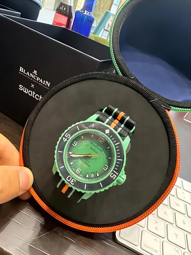 Reloj Swatch X Blancpain Océano Indico Edicion Especial Correa Verde Bisel Negro Fondo Verde