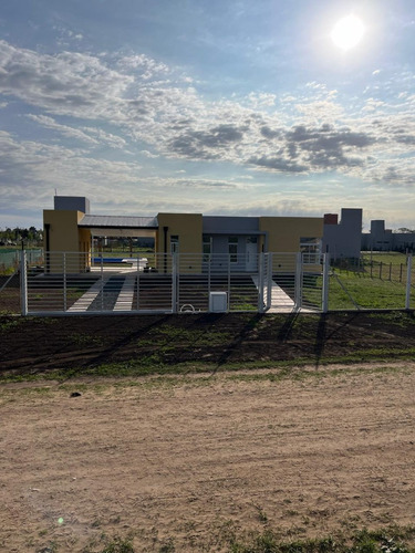 Amplia Casa Quinta Tipo Rural En Barrio Real A Estrenar De Junín (b) 3 Dormitorios.