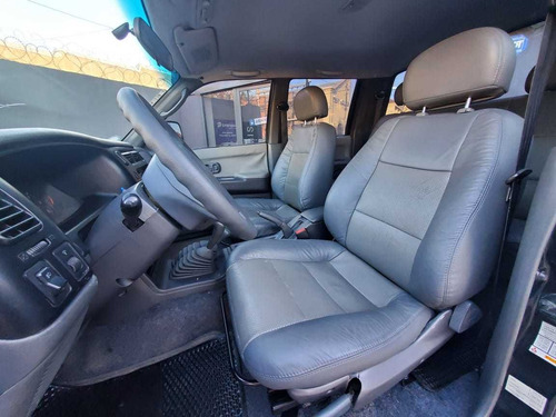 Imagen 12 de 17 de Mitsubishi L200 2008 2.5 Sport Hpe Cab Doble 4x4