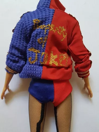 Roupa para boneca Barbie inspirada na Arlequina.