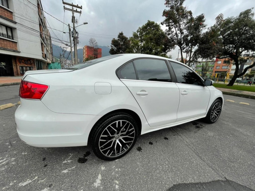 Volkswagen Nuevo Jetta Trendline 2.5 Cc