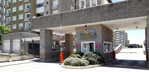 Depto. En Venta De Un Dormitorio En Complejo Villasol (gama)