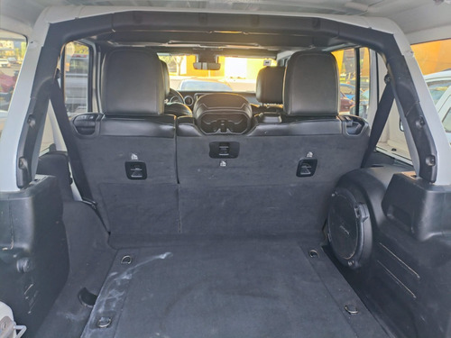 Jeep Wrangler 3.7 Unlimited Sahara 3.6 4x4 At