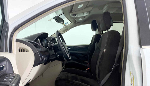 Imagen 9 de 15 de 111814 - Chrysler Town & Country 2016 Con Garantía