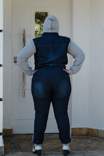 Imagem 3 de 7 de Conjunto Calça Jeans E Jaqueta Com Moletom E Capuz Plus Size