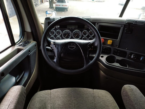 Imagen 8 de 14 de Tractocamion Freightliner Cascadia 2013