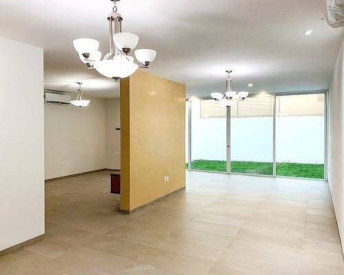 Casa En Venta En Sta. Teresa Cerca Av. Guadalupe