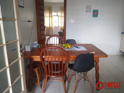 Imagem 9 de 11 de 3 Dormitórios, 2 Banheiros, Sala Com Sala De Jantar, Cozinha Grande Com Armários, Dispensa, Garagem 6 Carros, Varanda Com Churrasqueira, Lavander - So1023