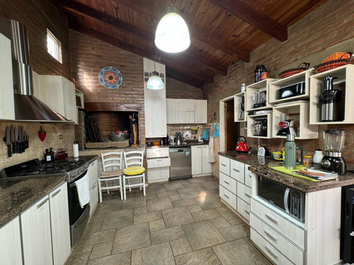Excelente Casa En Cerro Chico 3 Dorm. Totalmente Reciclada!!!