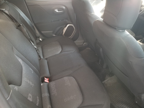 Imagen 10 de 16 de Jeep Renegade 2016 1.8 Sport Plus