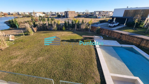Casa En Lagos De Canning Con 4 Dormitorios Sobre Gran Lote De 940 M2
