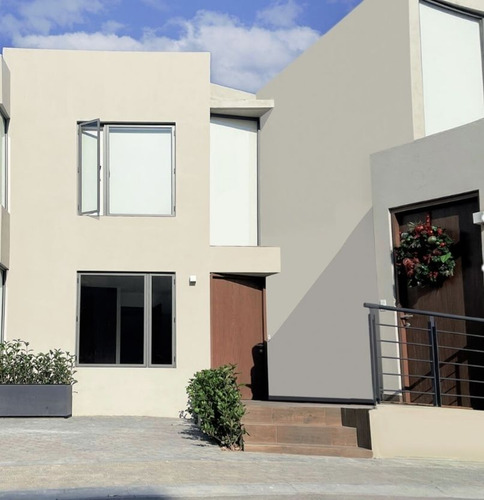 Venta De Residencia En Reseva De Los Jinetes