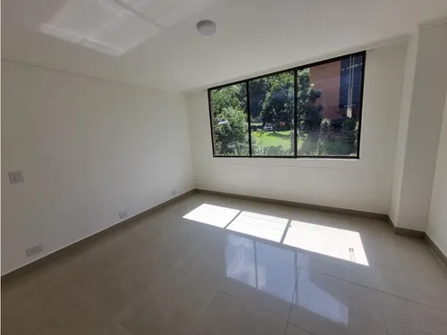 Amplio Y Cómodo Apartamento En Venta En Los Balsos