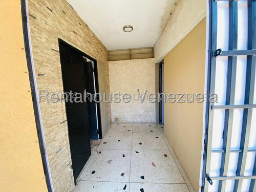 Alquiler De Casa Comercial \ Los Palos Grandes Mg 5-14860