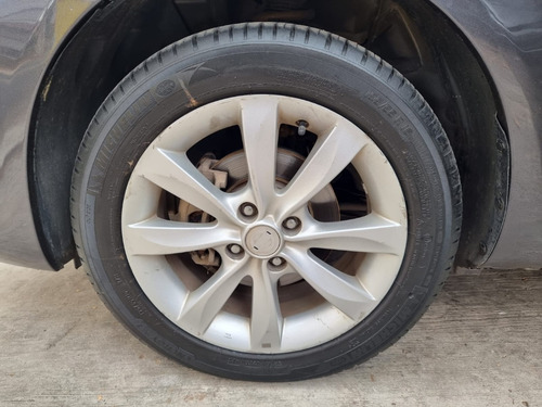 Imagen 14 de 16 de Nissan Versa Advance At Pure Drive F2 2018