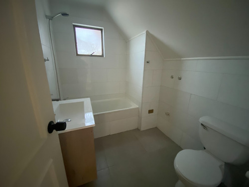 Imagen 3 de 12 de Venta De Casa Remodelada En Barrio Pehue
