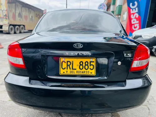 Kia Rio Stylus 1.6 Sedan Aire Acondicionado