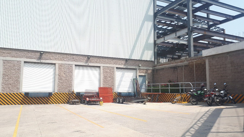 Bodega En Renta Cuautitlán. 1,560 M2. Andenes Y Racks.