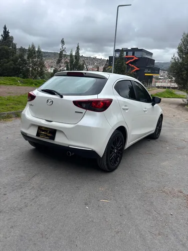 Mazda 2 Carbón edition