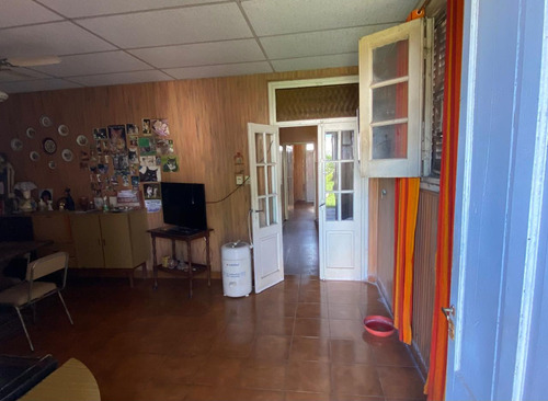 Casa 2 Dormitorios Con Gran Terreno.