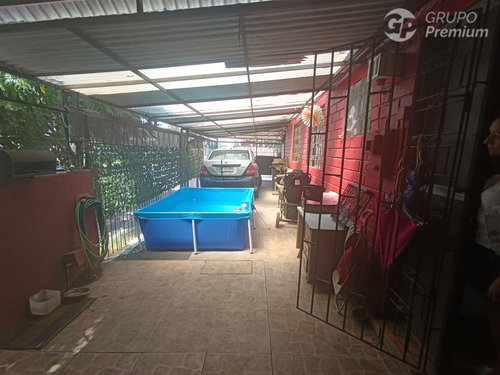 Casa Esquina En Venta De 5 Dorm. En Estación Central,
