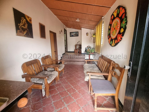 Carlos Colmenarez Vende Granja Amoblada Con Casa Principal De 4hab,3bñ,estacionamiento Multiple,casa De Encargado,deposito,a/a Entodas Las Hab,cocinas Dentro Y Fuera Con Parrillera A Gas Corrales,gall