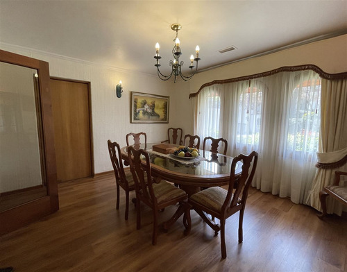Casa En Venta De 4 Dorm. En Lo Barnechea Jardin Dehesa