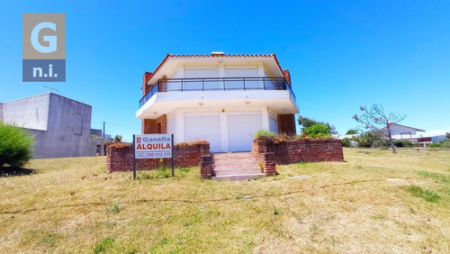 Casa En Piriápolis (playa Hermosa) Ref.942