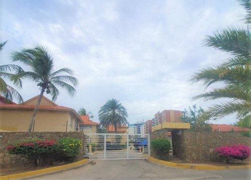 Imagen 2 de 29 de Precioso Y Acogedor Apartamento En Alquiler De Vacaciones Frente A La Playa Y A Pocos Pasos Del Club De Playa Del Hotel Tibisay Isla Margarita