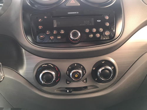 Imagem 12 de 15 de Fiat Palio 1.0 Attractive 2015 Completo