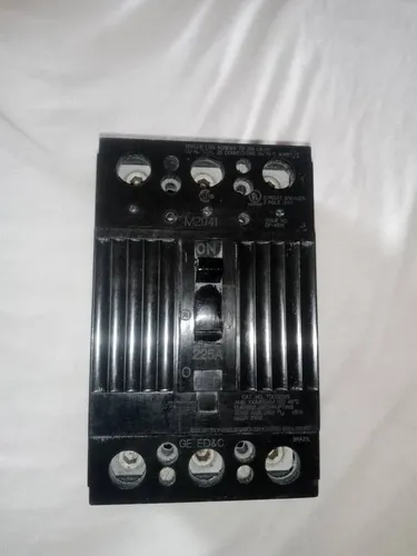 Breaker Trifásico 225