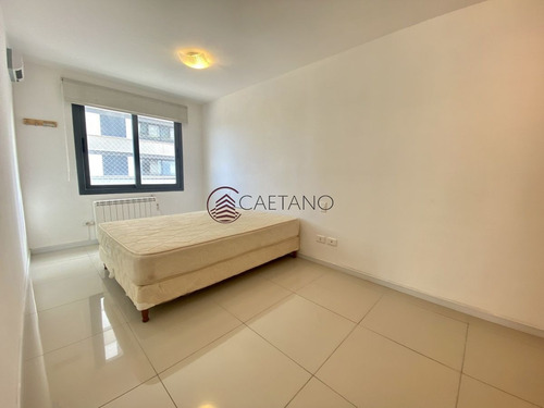 Imagen 4 de 9 de Apartamento Esquinero En Venta - Punta Del Este