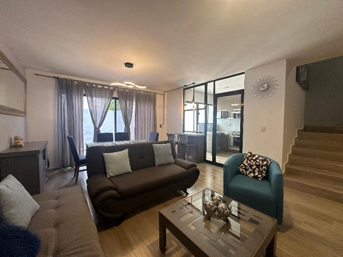 Casa En Venta En Colonia Residencial El Refugio, Querétaro, Querétaro