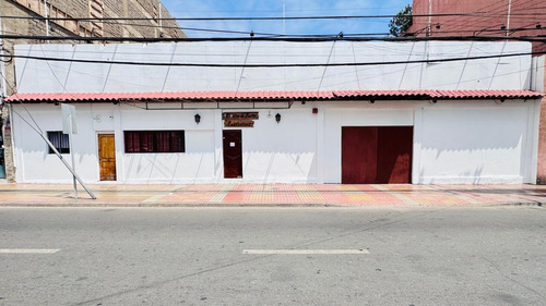 Propiedad Ideal Para Restaurante O Local Comercial.