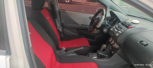 Imagen 12 de 15 de Honda Fit Arias Japonesa