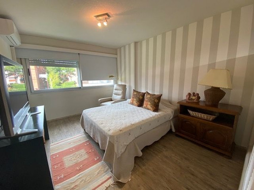 Imagen 19 de 29 de Apartamento En Venta De 2 Dormitorios En Playa Mansa (ref: Lij-5715)