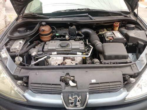 Peugeot 206 Hatch Presence. 1.4 8v (flex) 5p 2006