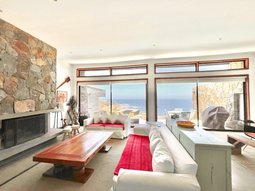 Linda Casa En Venta Con Preciosas Vistas En Zapallar