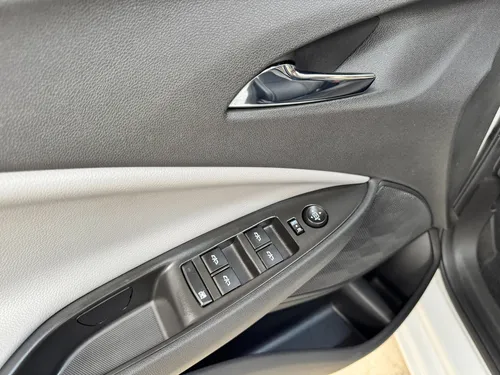 Chevrolet Onix 1.0T Premier Sedan At
