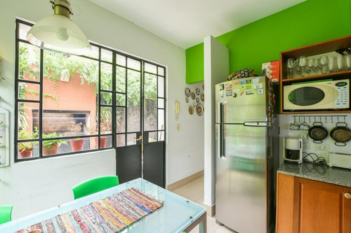 Casa De 3 Dormitorios Con Parrillero Terraza Patio Y Jardín Centro Echesortu