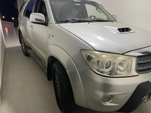 Toyota Hilux SW4 3.0 Srv 7l 4x4 Aut. 5p