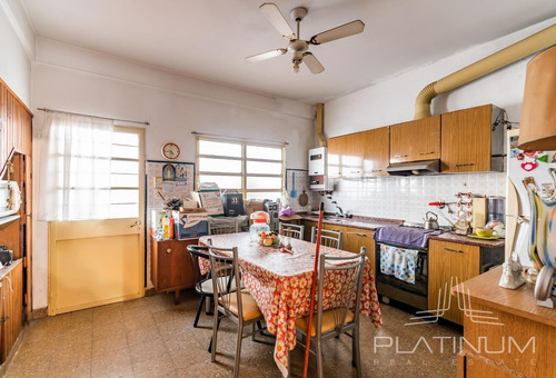 Imagen 1 de 12 de Casa En Lote Propio Con 3 Unidades - Chacarita Limite Colegiales